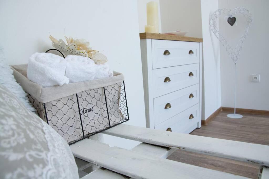 Stylovy Apartman V Centru Nachoda Exterior photo